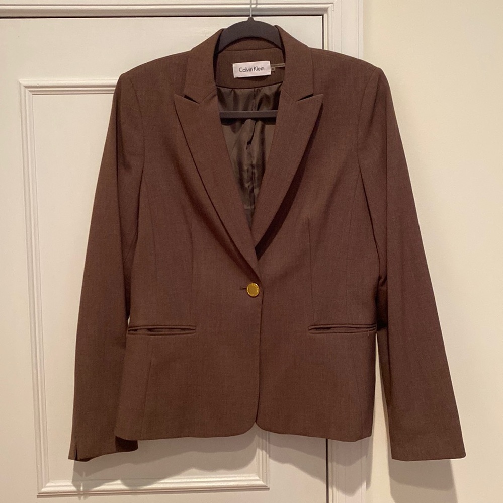 Calvin Klein women’s pantsuit.  Modern Fit with gold accent buttons, size 8